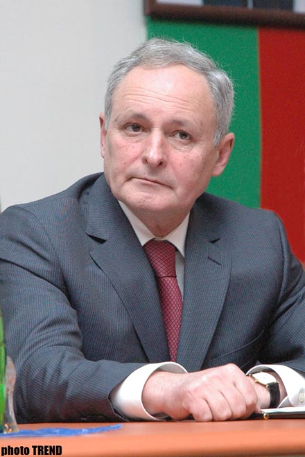 Октай Ширалиев: В Азербайджане 3 человека заразились "птичьим гриппом"